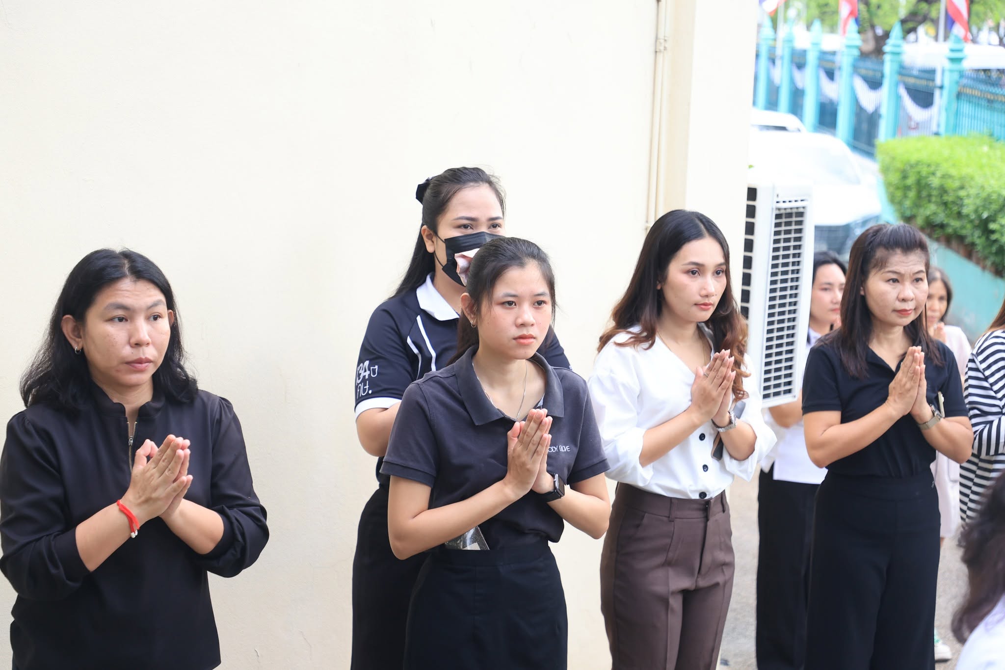title - ผู้อำนวยการสำนักบริหารกลาง ส.ป.ก. สักการะสิ่งศักดิ์สิทธิ์ประจำ ส.ป.ก. เนื่องในโอกาสเข้ารับตำแหน่งใหม่ 